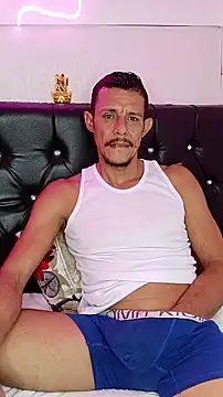 juanmaur22 online show from 03/03/26, 01:39