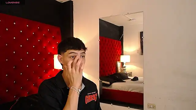 Logan Woods online show from 01/18/26, 09:07