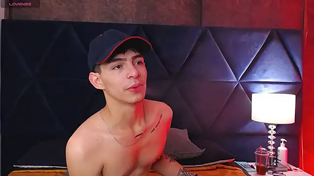 Logan Woods online show from 03/06/26, 06:43