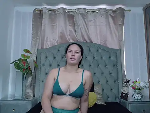 Snapshot of ZamanthaJhones chatting on 03/01/26, 01:46 ZamanthaJhones online show from 03/01/26, 01:46