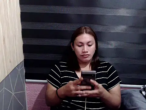 Zoanfckr17 online show from 01/18/26, 12:14