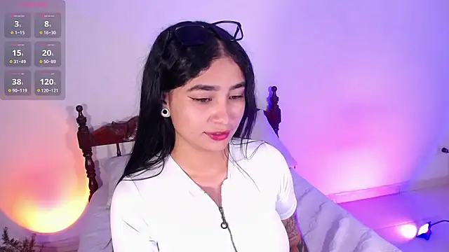 Snapshot of thalia_069 chatting on 02/10/26, 03:05 thalia 069 online show from 02/10/26, 03:05