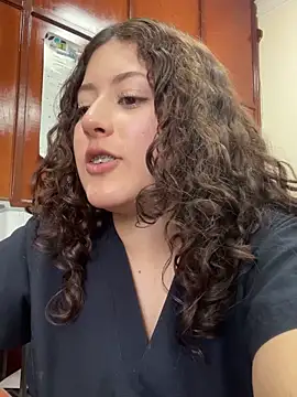 Snapshot of lizzy_luminair chatting on 02/17/26, 07:09 lizzy luminair online show from 02/17/26, 07:09