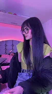 Snapshot of _Lucycherry chatting on 02/17/26, 04:53 Lucycherry online show from 02/17/26, 04:53