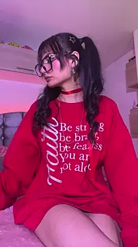 Snapshot of _Lucycherry chatting on 02/18/26, 06:09 Lucycherry online show from 02/18/26, 06:09