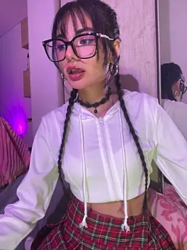 Snapshot of _Lucycherry chatting on 03/19/26, 07:01 Lucycherry online show from 03/19/26, 07:01