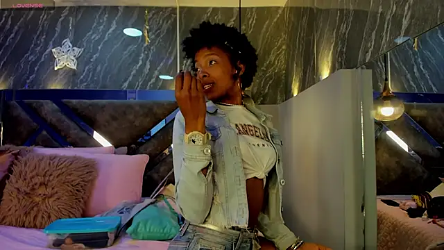 Snapshot of Afrodita_Greenn chatting on 02/04/26, 03:34 Afrodita Greenn online show from 02/04/26, 03:34