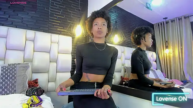 Snapshot of Afrodita_Greenn chatting on 02/20/26, 03:47 Afrodita Greenn online show from 02/20/26, 03:47