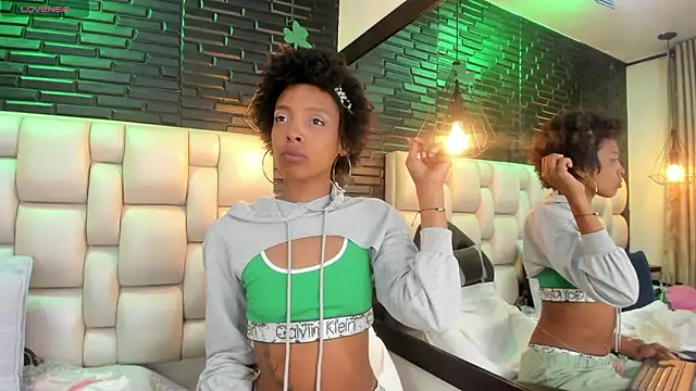 Afrodita Greenn online show from 03/19/26, 07:23