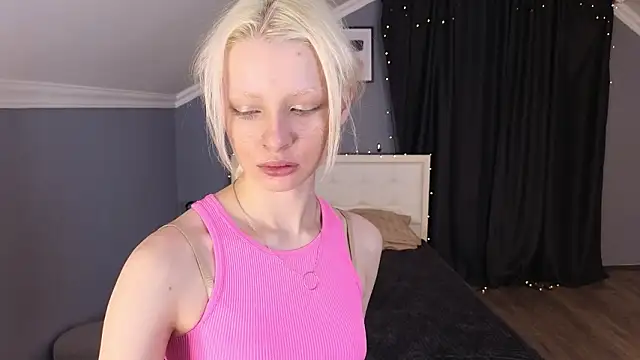 Naomi Demio online show from 02/25/26, 09:19