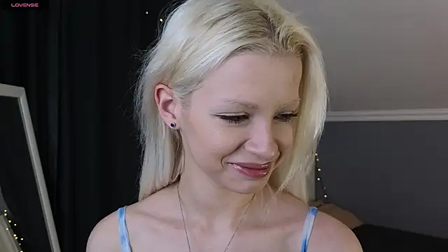 Naomi Demio online show from 04/02/26, 12:03