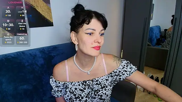 Agata  Moore online show from 06/07/26, 01:54