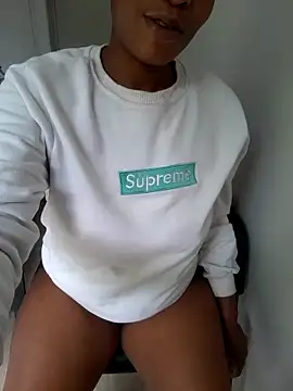 Snapshot of Barbieee1301 chatting on 02/15/26, 09:41 Barbieee1301 online show from 02/15/26, 09:41