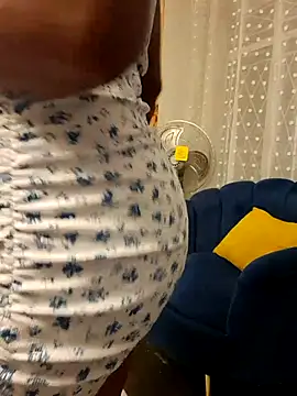 Barbieee1301 online show from 03/05/26, 06:37