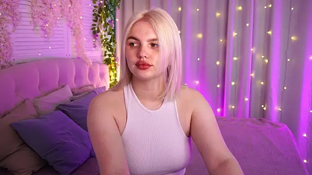 AmeliaWeells online show from 05/13/26, 02:42