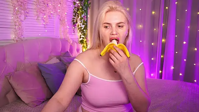 AmeliaWeells online show from 05/15/26, 03:57