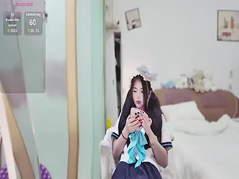 Snapshot of Jolie-22 chatting on 03/03/26, 12:44 Jolie-22 online show from 03/03/26, 12:44