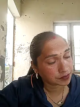 Cute-karisma1234 online show from 03/05/26, 01:56