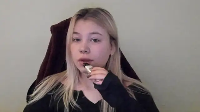 Snapshot of Lulu_Di chatting on 02/12/26, 11:22 Lulu Di online show from 02/12/26, 11:22