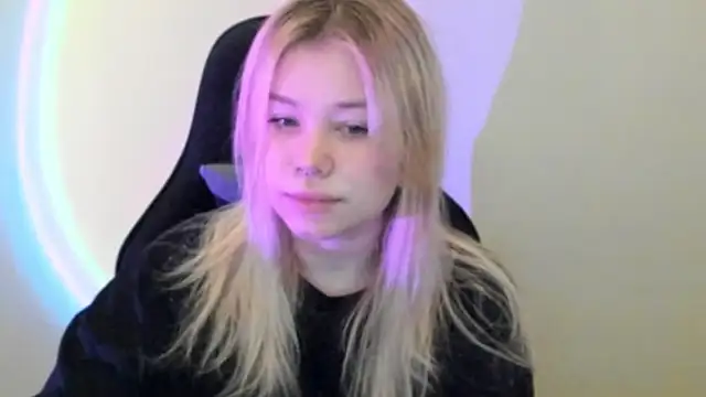 Snapshot of Lulu_Di chatting on 02/19/26, 01:56 Lulu Di online show from 02/19/26, 01:56