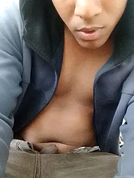 Snapshot of vergonahah chatting on 04/14/26, 01:28 vergonahah online show from 04/14/26, 01:28