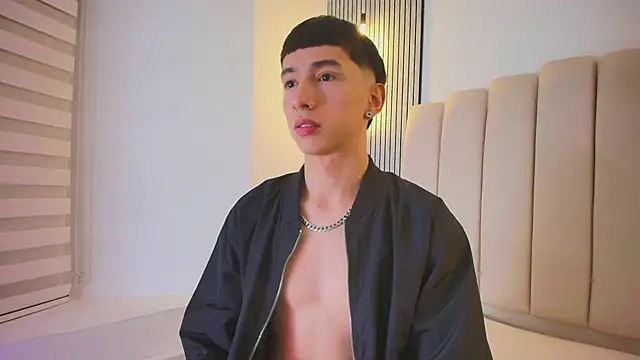 lian cameron online show from 04/07/26, 04:02