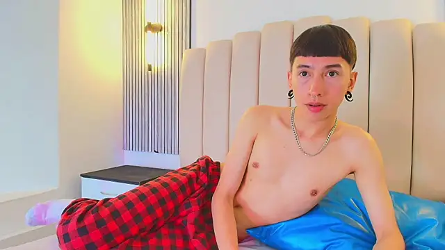 lian cameron online show from 04/13/26, 03:45