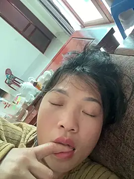 Snapshot of Lyn-be99 chatting on 02/15/26, 07:51 Lyn-be99 online show from 02/15/26, 07:51