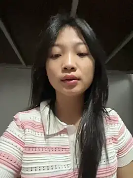 Lyn-be99 online show from 04/17/26, 01:52