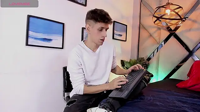 Jasper  jones online show from 02/11/26, 01:49