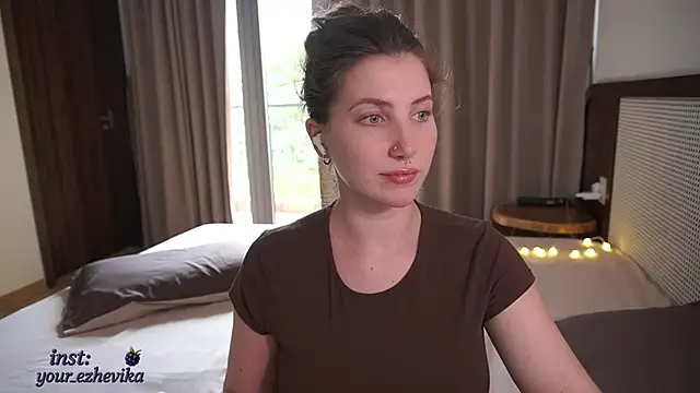 ItsEzheVika online show from 03/16/26, 09:13