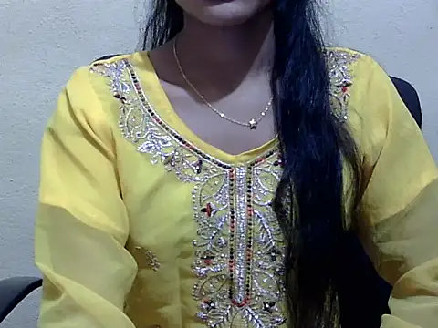 Snapshot of Khushi_v chatting on 03/01/26, 02:41 Khushi v online show from 03/01/26, 02:41