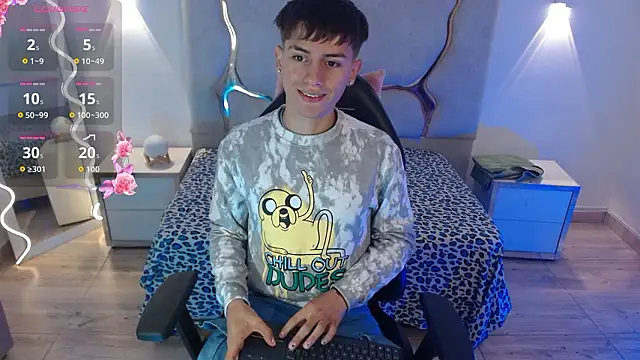 Snapshot of EVAN_TAY chatting on 02/02/26, 03:05 EVAN TAY online show from 02/02/26, 03:05