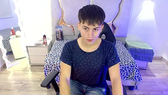 Snapshot of EVAN_TAY chatting on 02/07/26, 02:48 EVAN TAY online show from 02/07/26, 02:48