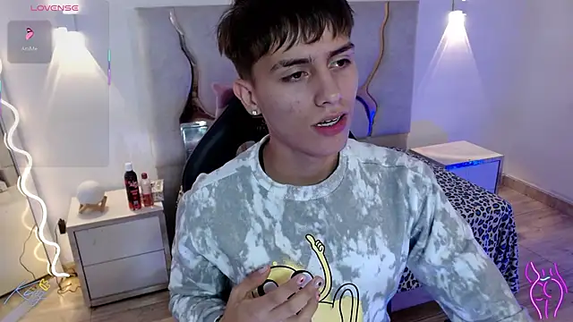 Snapshot of EVAN_TAY chatting on 02/11/26, 03:11 EVAN TAY online show from 02/11/26, 03:11