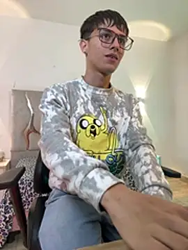 Snapshot of EVAN_TAY chatting on 02/18/26, 03:13 EVAN TAY online show from 02/18/26, 03:13