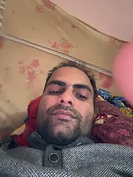 Snapshot of hardlysuck chatting on 02/28/26, 11:55 hardlysuck online show from 02/28/26, 11:55