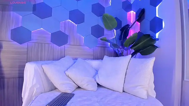 KatyaKozlov online show from 04/04/26, 07:33