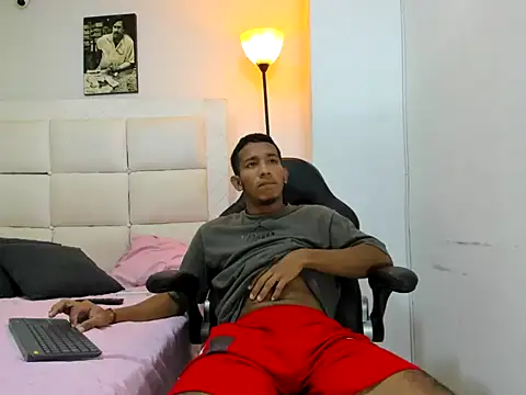 Snapshot of ricky_spensar23cm_ chatting on 02/15/26, 02:08 ricky spensar23cm online show from 02/15/26, 02:08