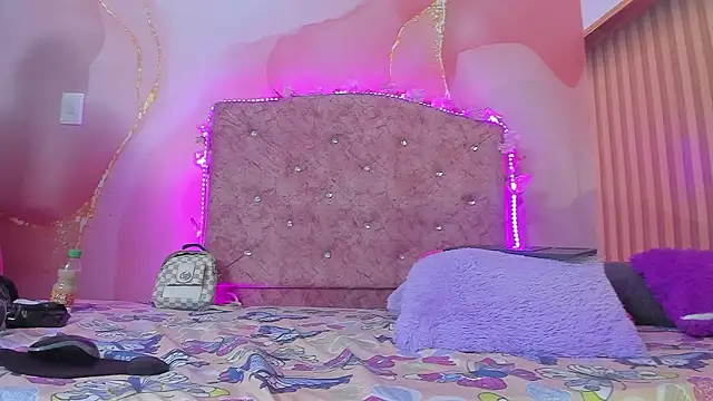 Snapshot of Melanie__Evans chatting on 02/20/26, 11:11 Melanie Evans online show from 02/20/26, 11:11