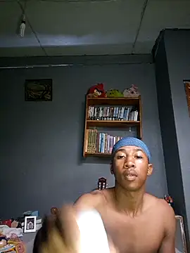 Snapshot of Peterveero12 chatting on 03/18/26, 04:32 Peterveero12 online show from 03/18/26, 04:32