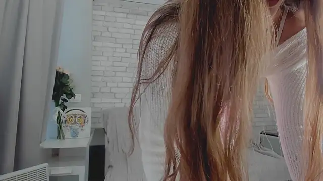 Snapshot of calystria chatting on 02/15/26, 07:16 calystria online show from 02/15/26, 07:16