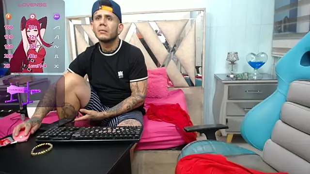 Snapshot of allison_max_tattoo chatting on 02/13/26, 01:34 allison max tattoo online show from 02/13/26, 01:34