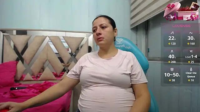 Snapshot of allison_max_tattoo chatting on 02/16/26, 12:40 allison max tattoo online show from 02/16/26, 12:40