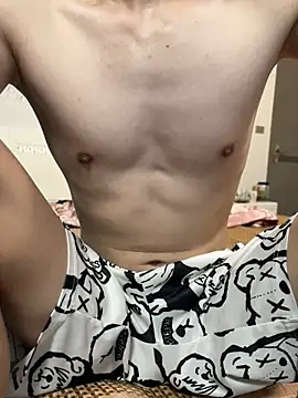 llkiki online show from 04/12/26, 03:33