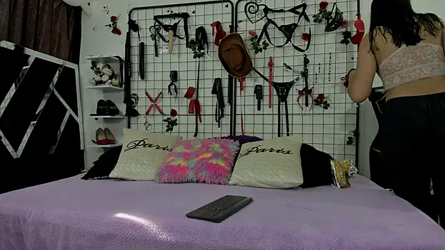 Snapshot of playful-girls chatting on 02/17/26, 01:40 playful-girls online show from 02/17/26, 01:40