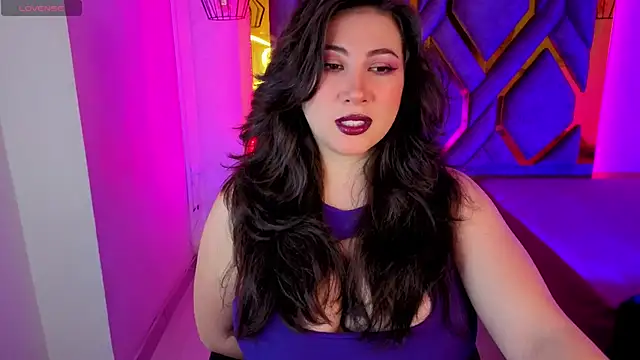 Luvienne online show from 04/12/26, 06:57