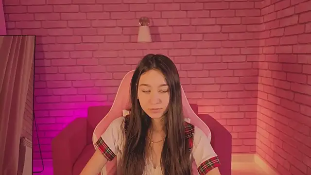 Snapshot of Nicole_Brownie chatting on 02/14/26, 01:13 Nicole Brownie online show from 02/14/26, 01:13