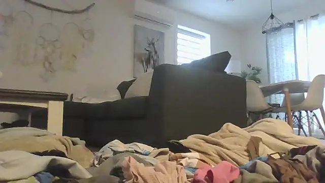 Snapshot of SpicyNatashaXO chatting on 02/17/26, 06:58 SpicyNatashaXO online show from 02/17/26, 06:58