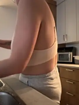 Snapshot of SpicyNatashaXO chatting on 02/22/26, 12:12 SpicyNatashaXO online show from 02/22/26, 12:12